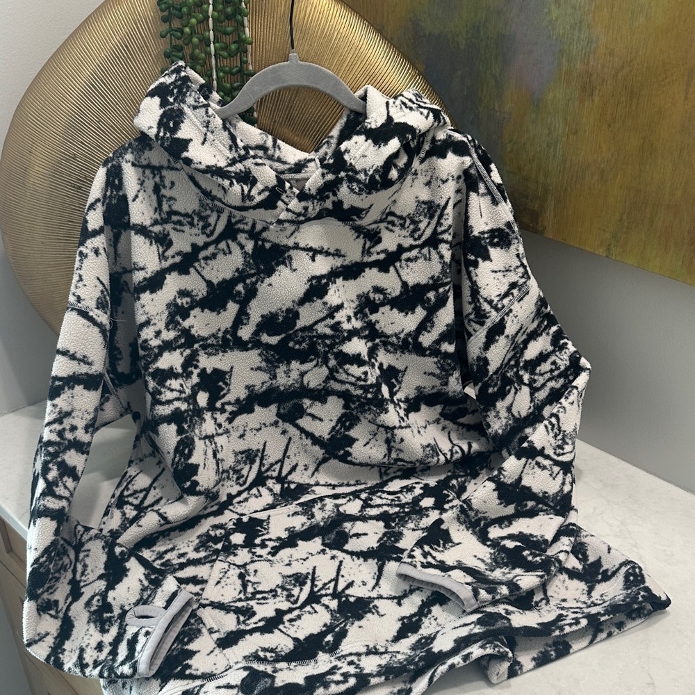 Zella Monochrome Patterned Hoodie